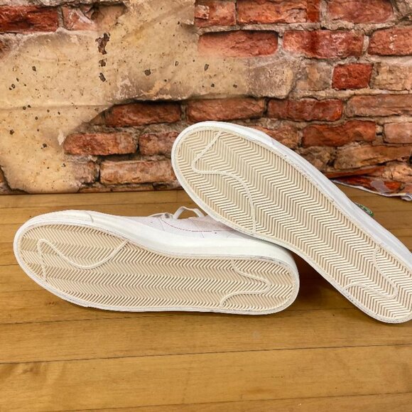 Nike Blazer Mid 'Stranger Things Hawkins High School' Size 13 - Picture 11 of 12